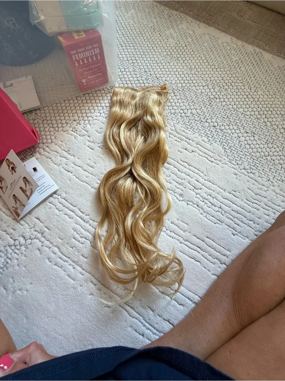 Natural Honey Blonde Clip-In Hair Extensions – Soft Wavy Strands